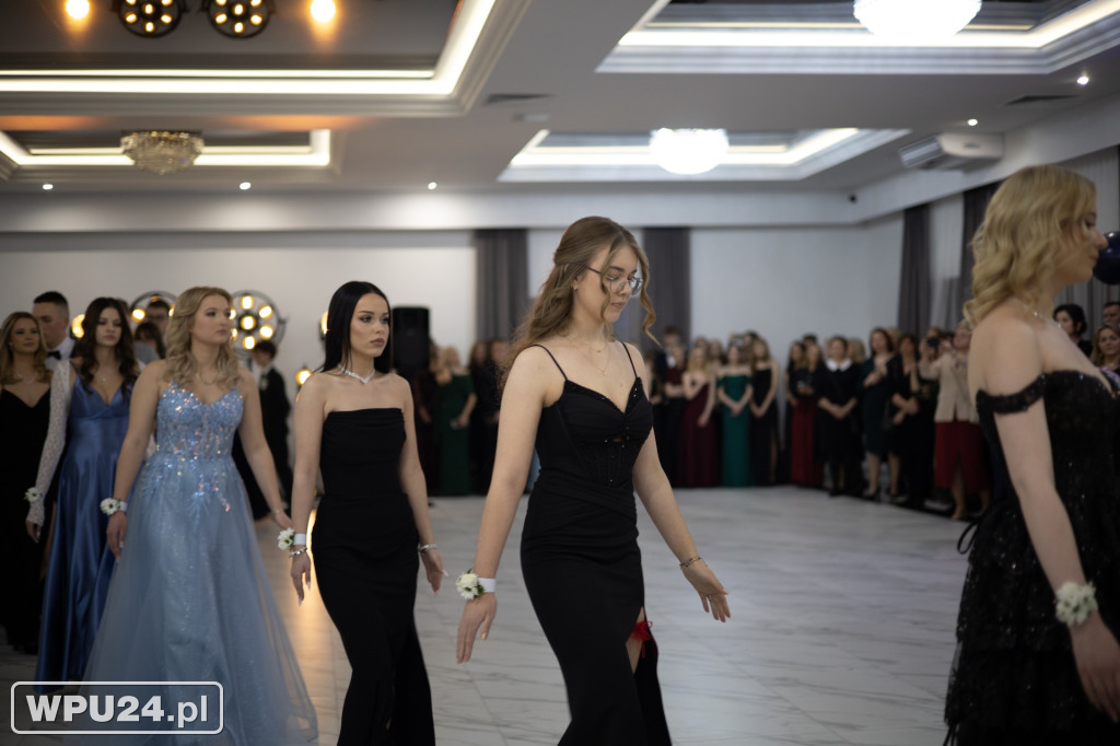 Zobacz, co działo się na studniówce LO Skargi