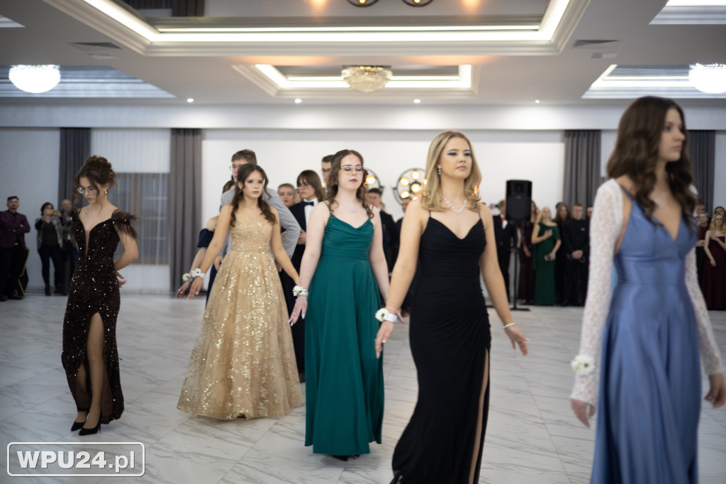 Zobacz, co działo się na studniówce LO Skargi