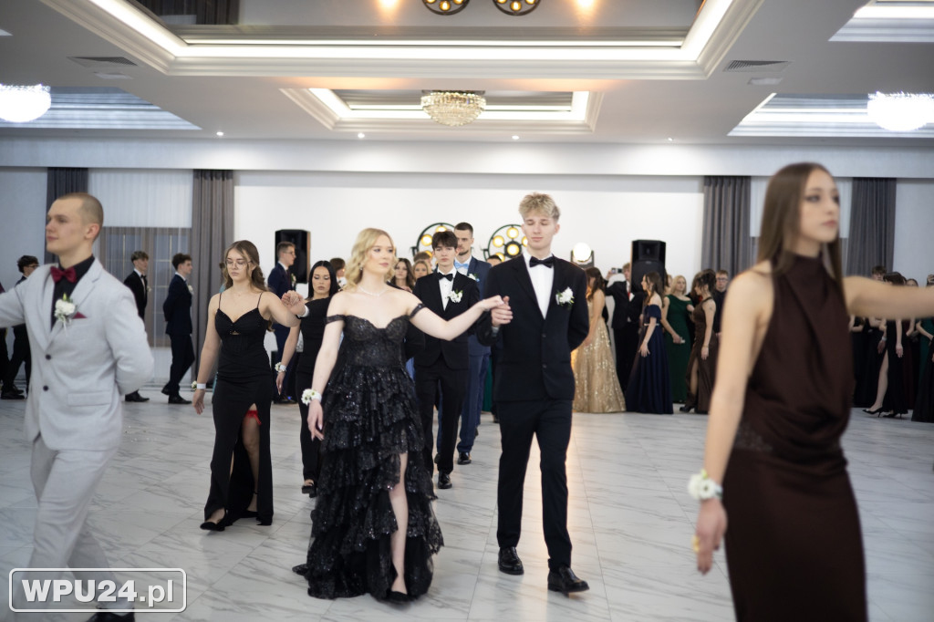 Zobacz, co działo się na studniówce LO Skargi