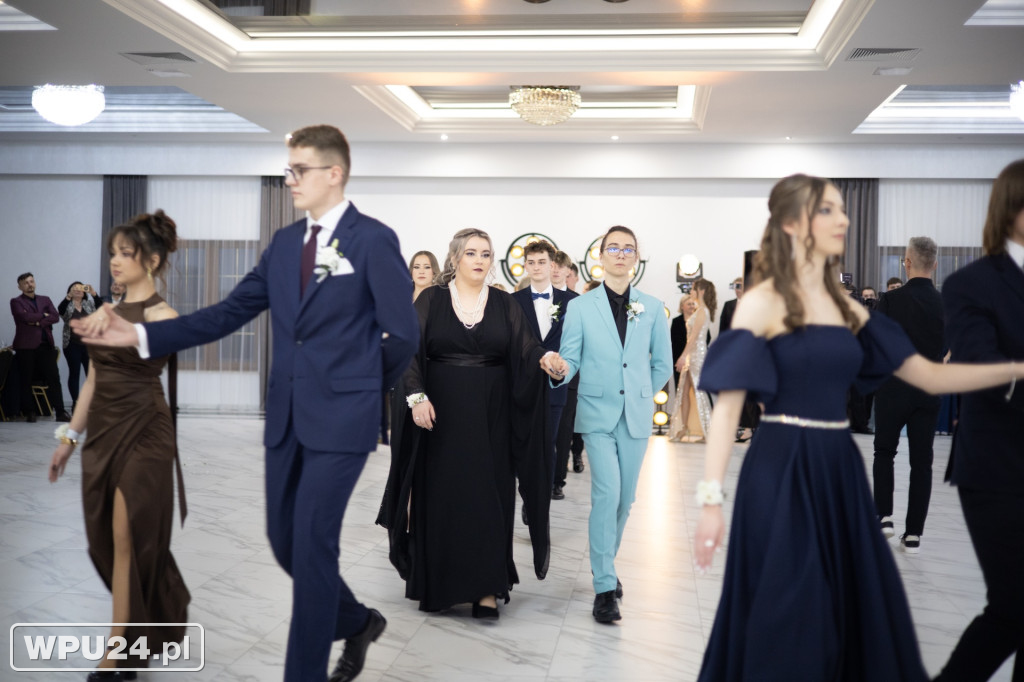 Zobacz, co działo się na studniówce LO Skargi