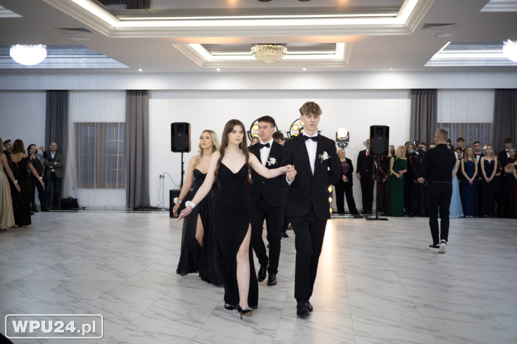 Zobacz, co działo się na studniówce LO Skargi