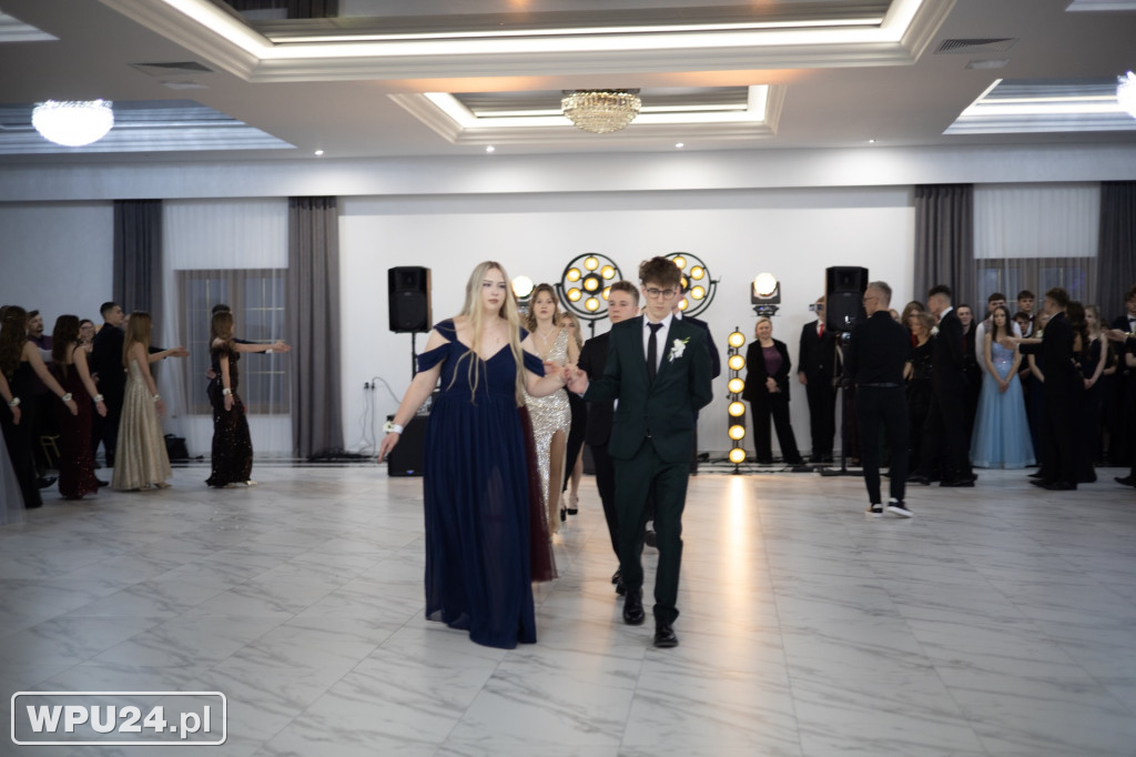 Zobacz, co działo się na studniówce LO Skargi