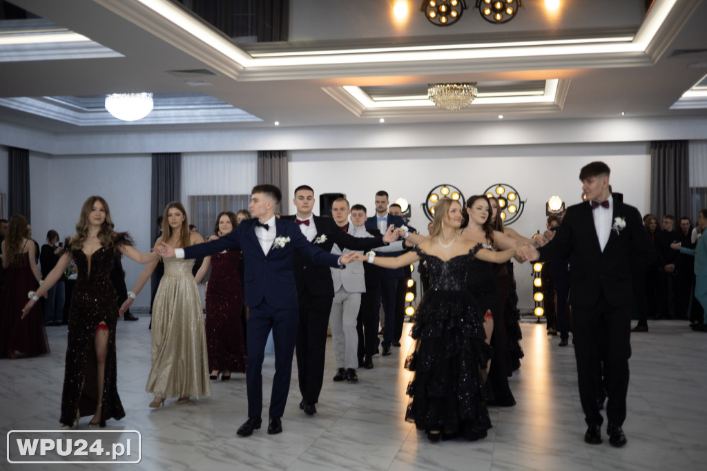 Zobacz, co działo się na studniówce LO Skargi