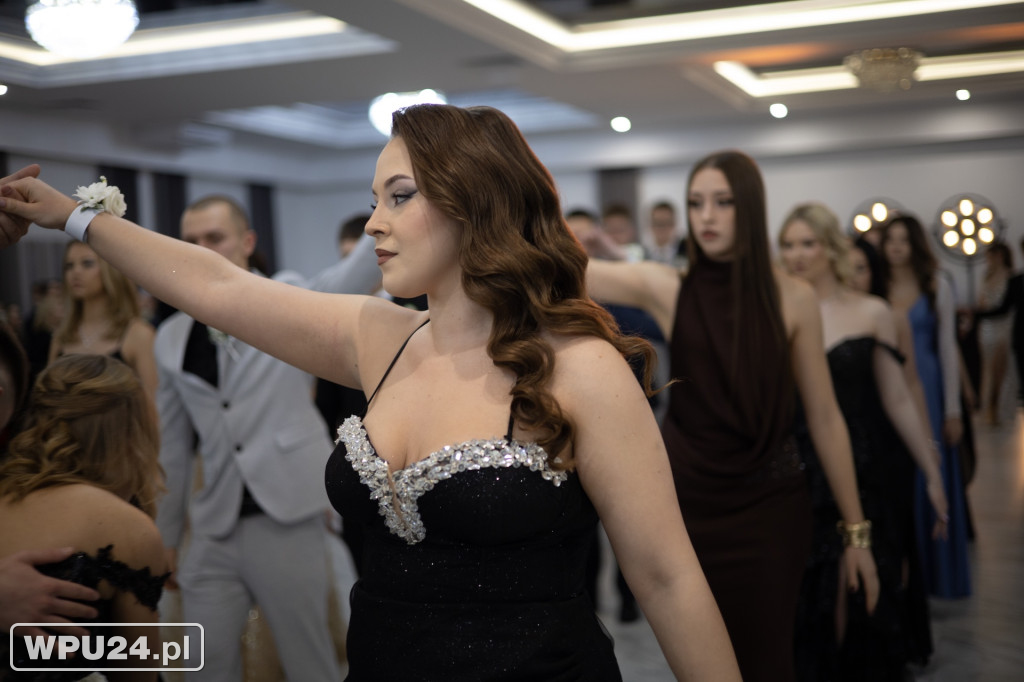 Zobacz, co działo się na studniówce LO Skargi