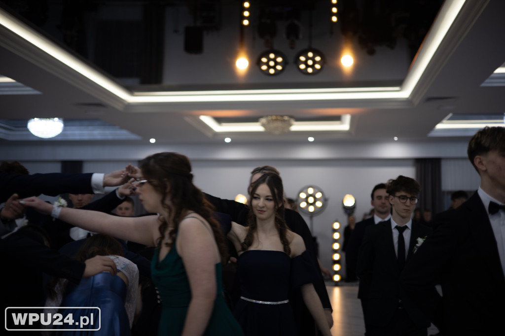 Zobacz, co działo się na studniówce LO Skargi