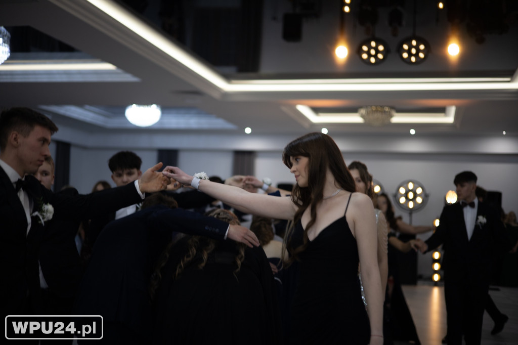 Zobacz, co działo się na studniówce LO Skargi