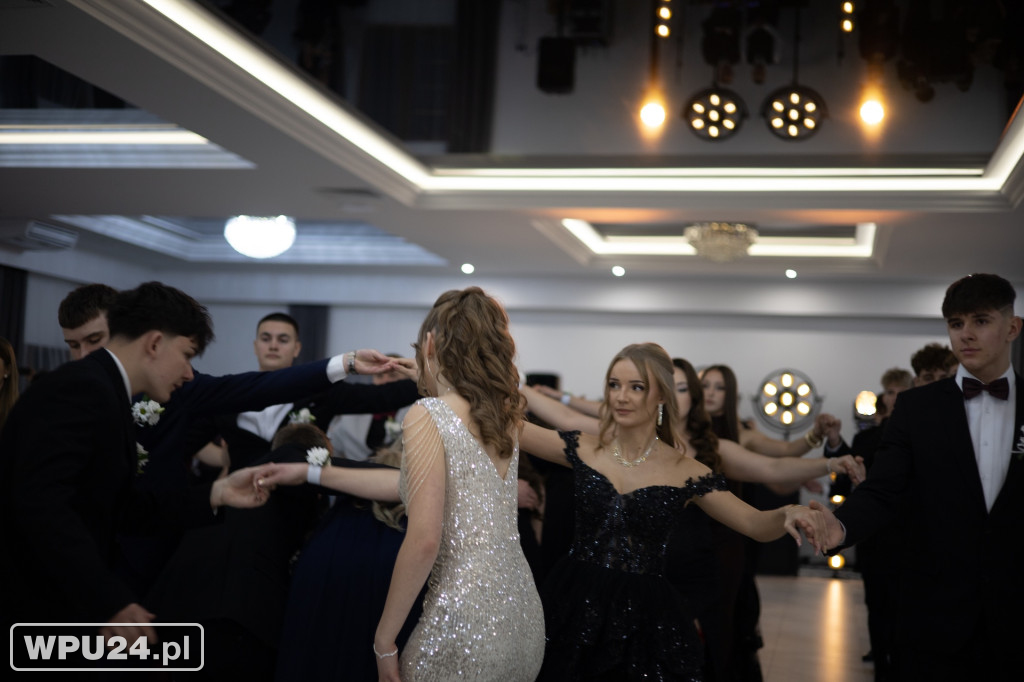 Zobacz, co działo się na studniówce LO Skargi