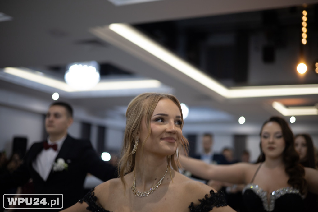 Zobacz, co działo się na studniówce LO Skargi