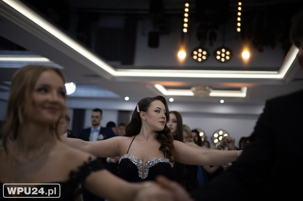 Zobacz, co działo się na studniówce LO Skargi