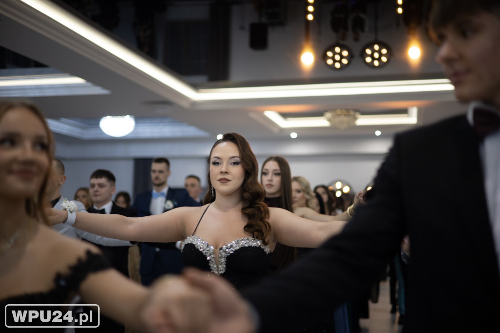 Zobacz, co działo się na studniówce LO Skargi