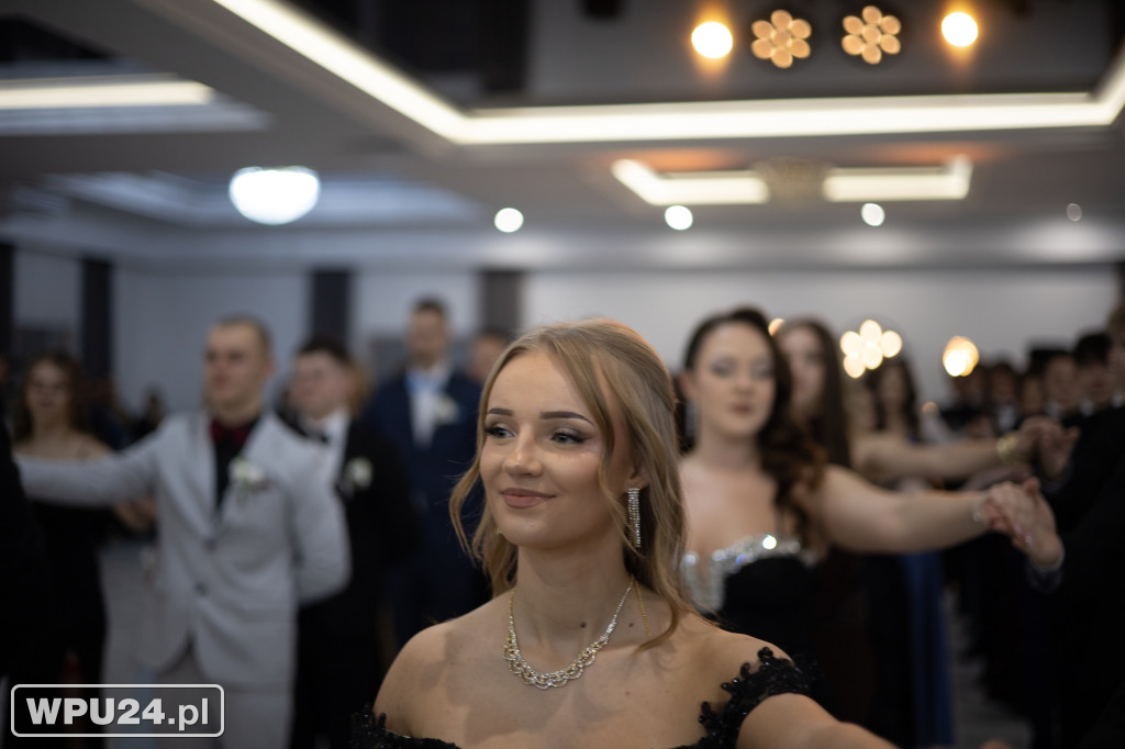 Zobacz, co działo się na studniówce LO Skargi