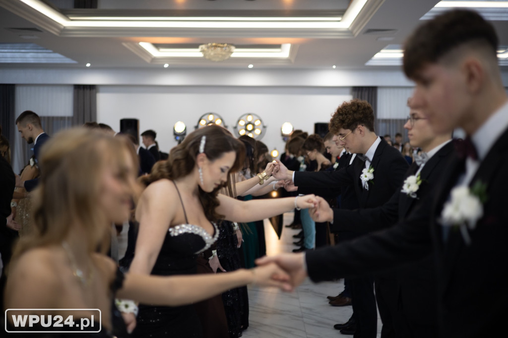 Zobacz, co działo się na studniówce LO Skargi