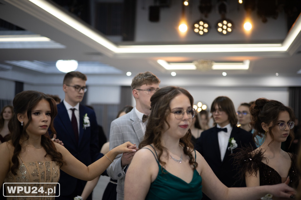 Zobacz, co działo się na studniówce LO Skargi