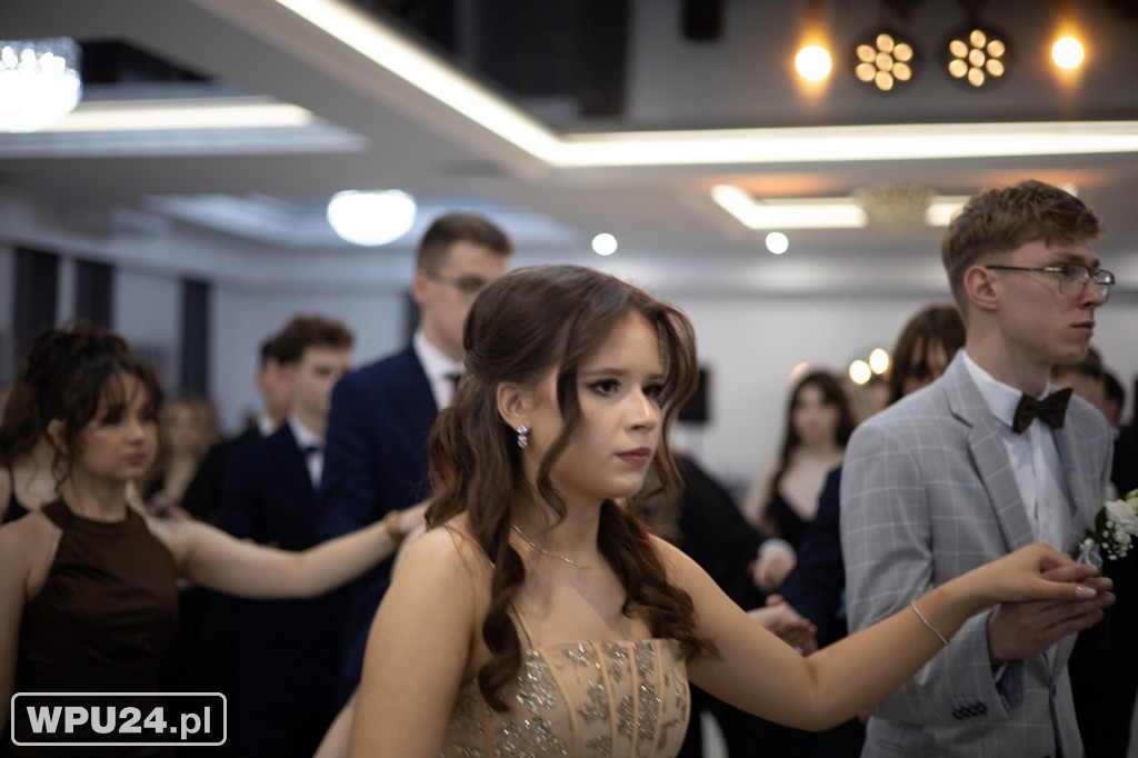 Zobacz, co działo się na studniówce LO Skargi