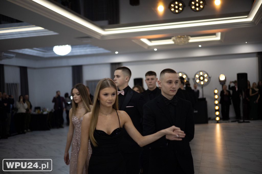 Zobacz, co działo się na studniówce LO Skargi