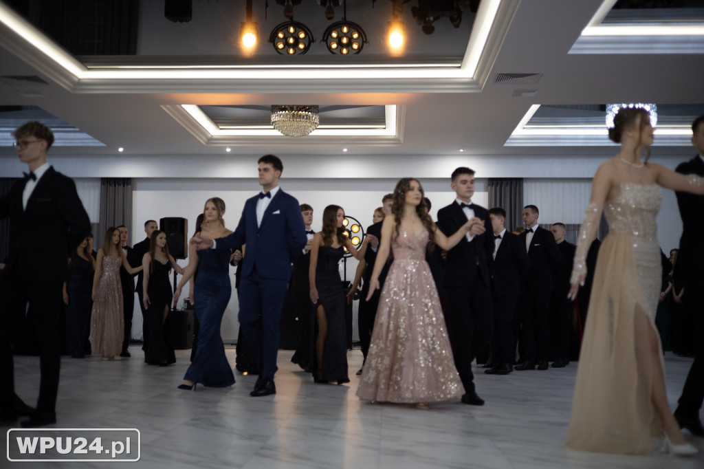 Zobacz, co działo się na studniówce LO Skargi