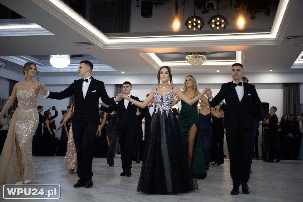 Zobacz, co działo się na studniówce LO Skargi