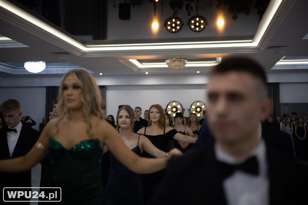 Zobacz, co działo się na studniówce LO Skargi