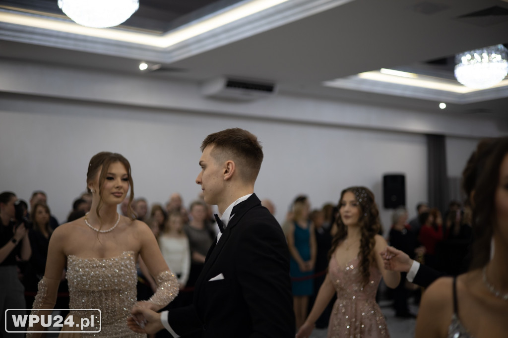 Zobacz, co działo się na studniówce LO Skargi