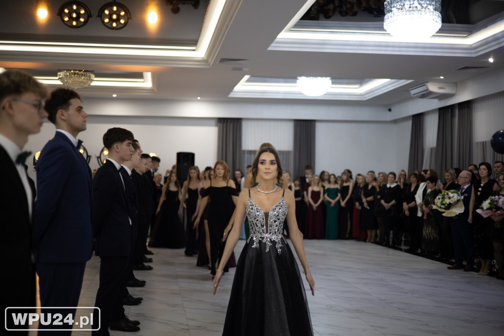 Zobacz, co działo się na studniówce LO Skargi