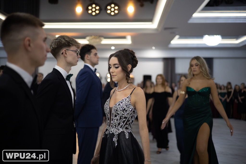 Zobacz, co działo się na studniówce LO Skargi