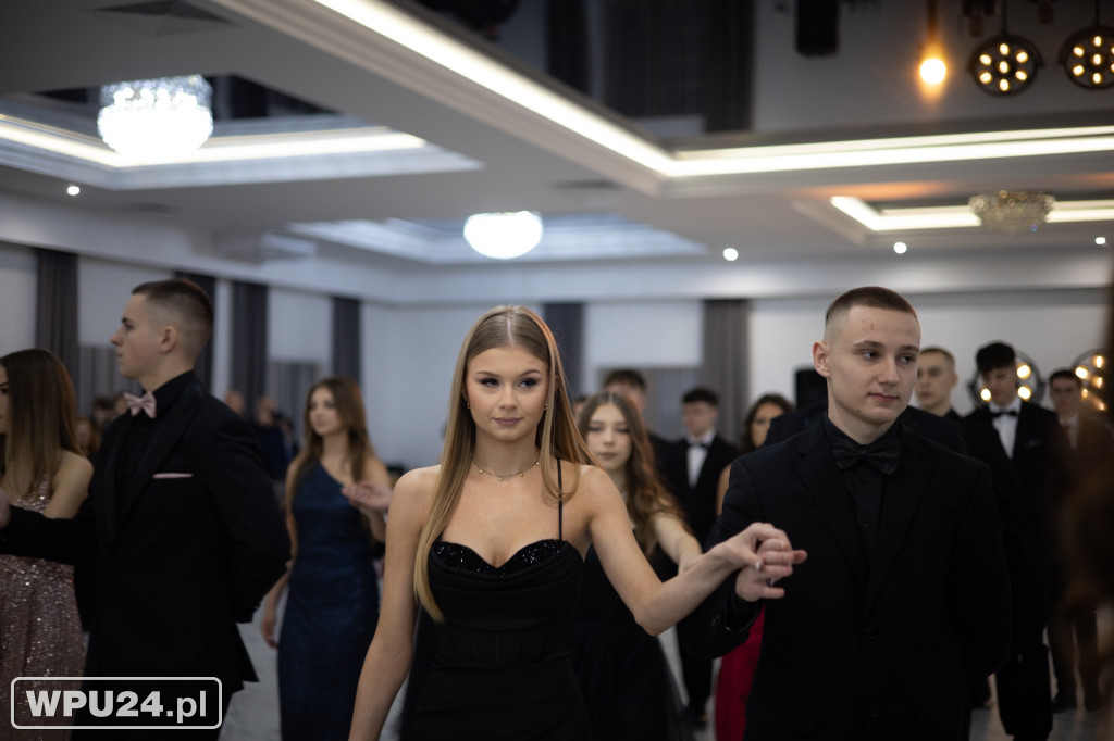 Zobacz, co działo się na studniówce LO Skargi