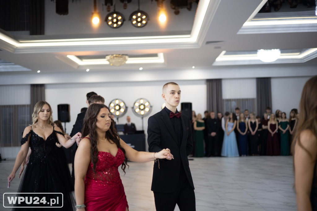 Zobacz, co działo się na studniówce LO Skargi