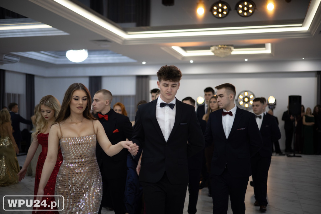 Zobacz, co działo się na studniówce LO Skargi