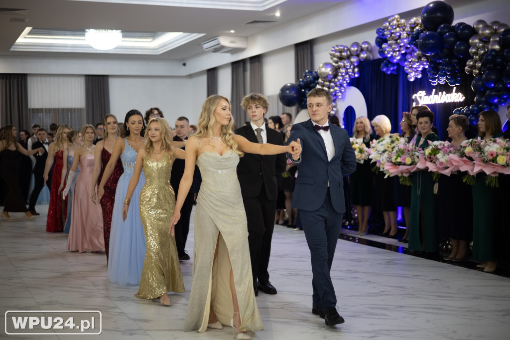 Zobacz, co działo się na studniówce LO Skargi