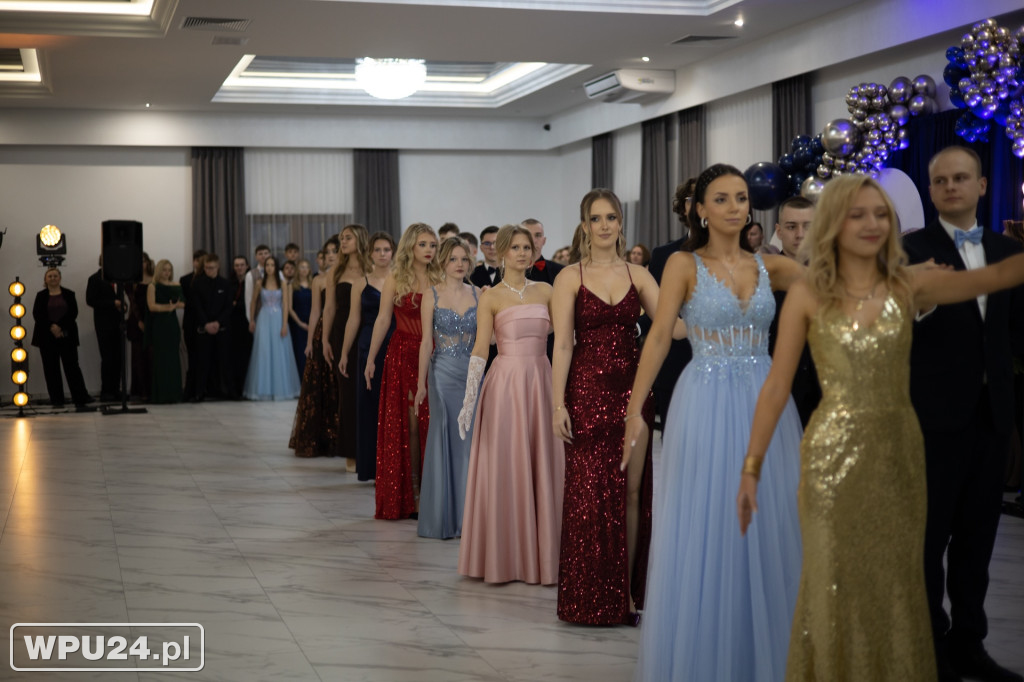 Zobacz, co działo się na studniówce LO Skargi