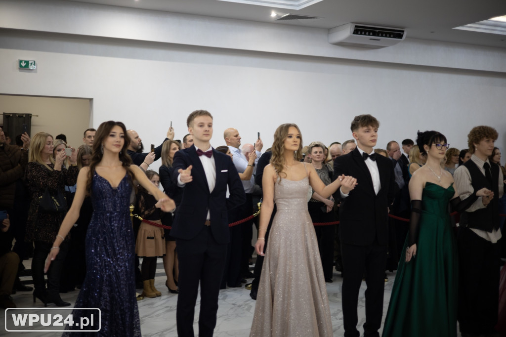 Zobacz, co działo się na studniówce LO Skargi