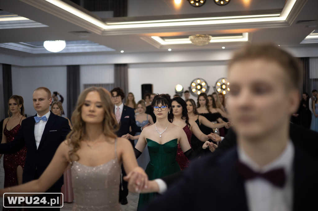 Zobacz, co działo się na studniówce LO Skargi