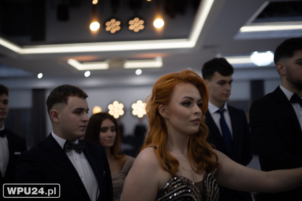 Zobacz, co działo się na studniówce LO Skargi