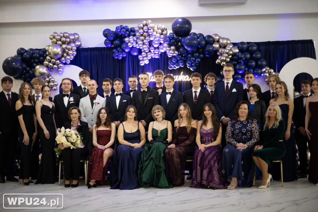 Zobacz, co działo się na studniówce LO Skargi