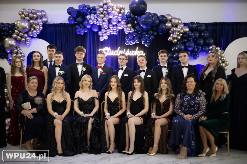 Zobacz, co działo się na studniówce LO Skargi