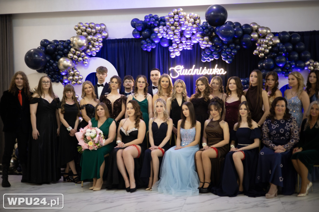 Zobacz, co działo się na studniówce LO Skargi