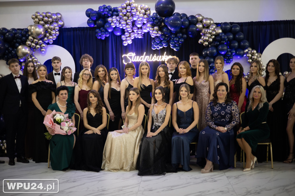 Zobacz, co działo się na studniówce LO Skargi