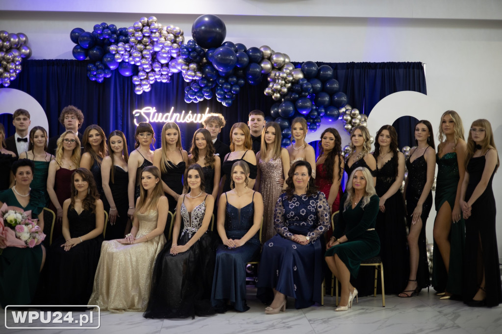 Zobacz, co działo się na studniówce LO Skargi