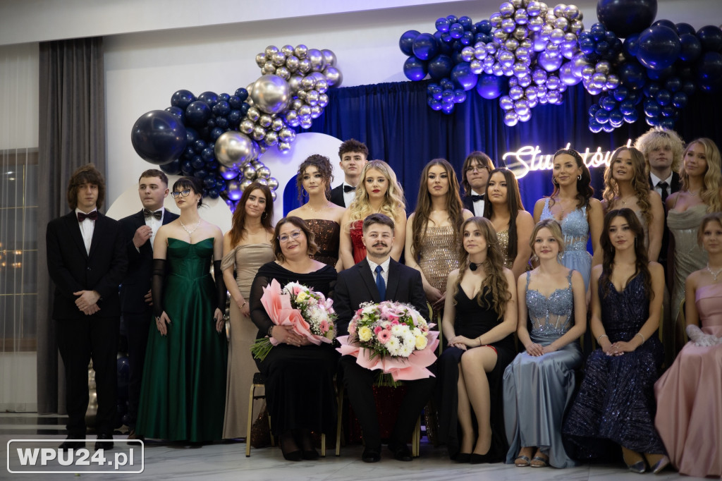 Zobacz, co działo się na studniówce LO Skargi