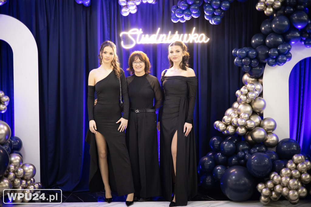 Zobacz, co działo się na studniówce LO Skargi