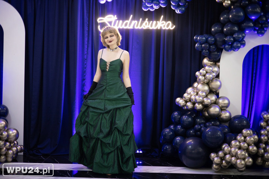 Zobacz, co działo się na studniówce LO Skargi