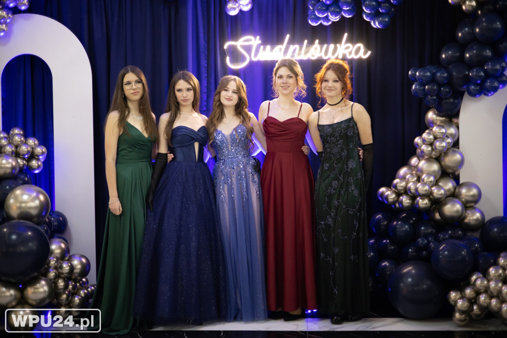 Zobacz, co działo się na studniówce LO Skargi