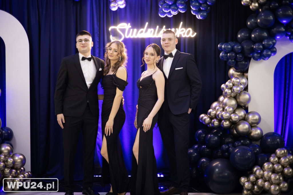 Zobacz, co działo się na studniówce LO Skargi