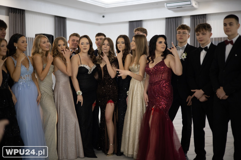 Zobacz, co działo się na studniówce LO Skargi