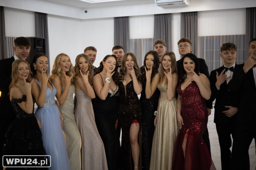 Zobacz, co działo się na studniówce LO Skargi