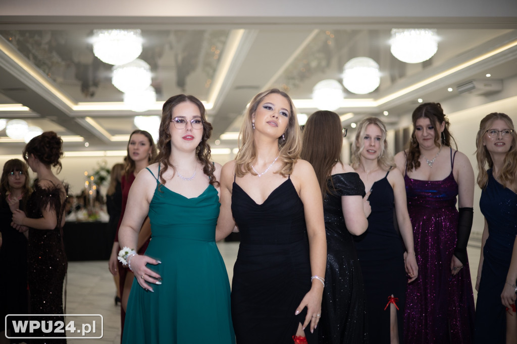 Zobacz, co działo się na studniówce LO Skargi