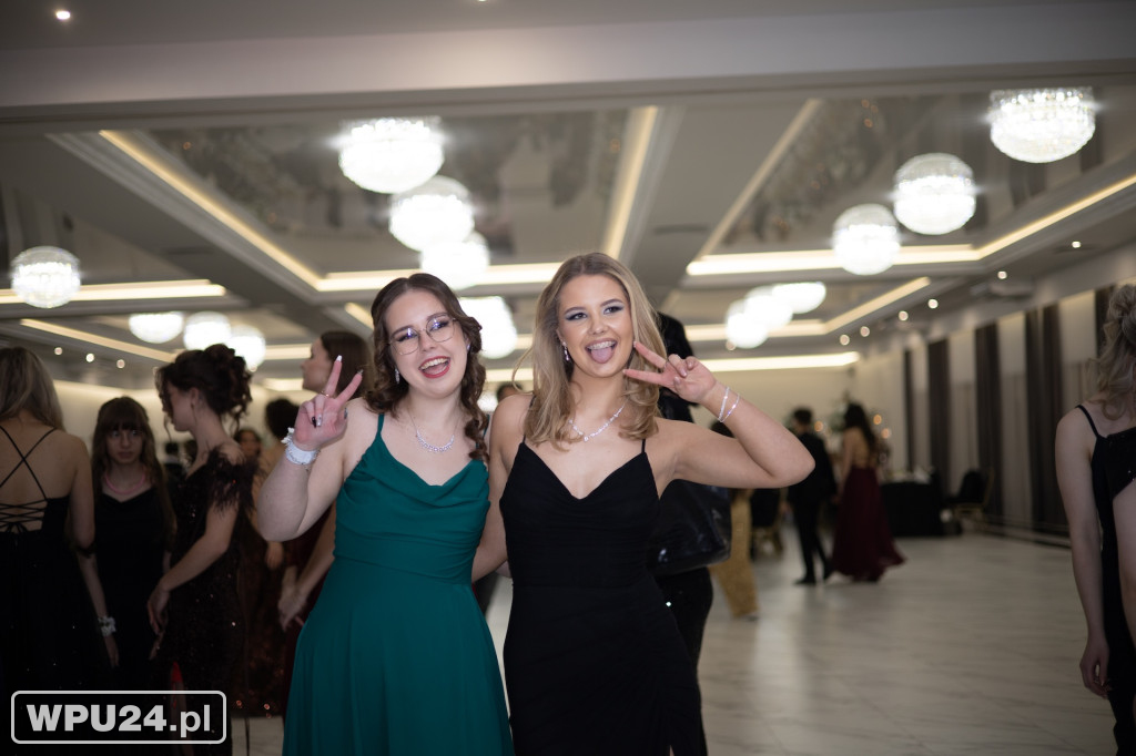 Zobacz, co działo się na studniówce LO Skargi