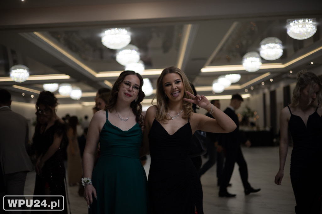 Zobacz, co działo się na studniówce LO Skargi