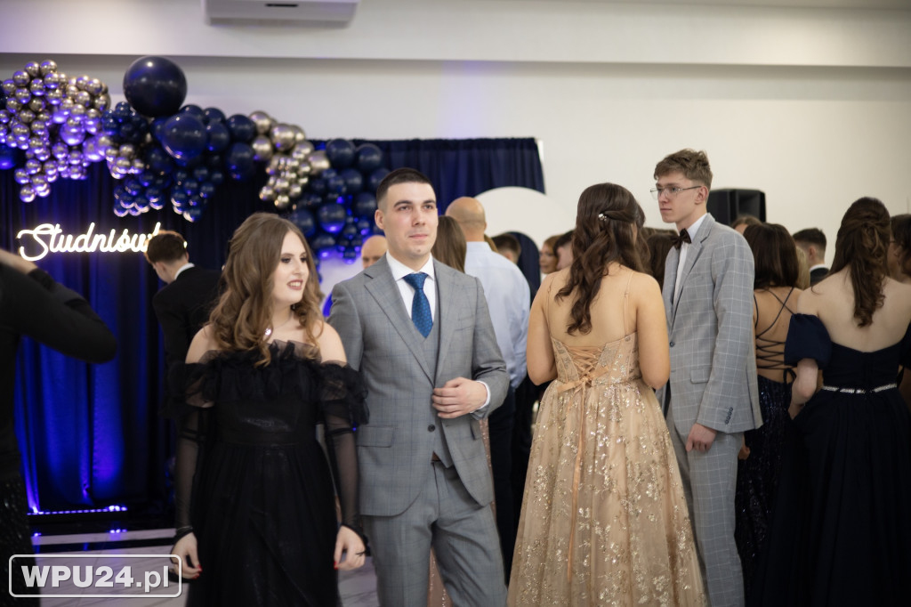 Zobacz, co działo się na studniówce LO Skargi