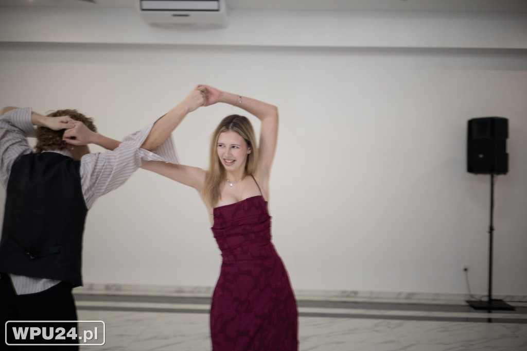 Zobacz, co działo się na studniówce LO Skargi